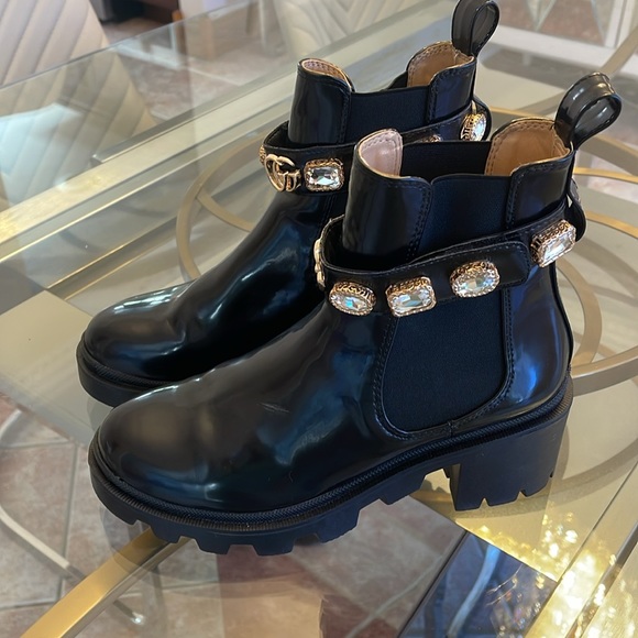 LEATHER GG ANKLE BOOT WITH BELT rhinestones - Picture 1 of 7